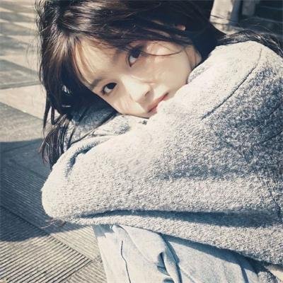 我乃魔教女帝，竟被凡人师尊单手镇压